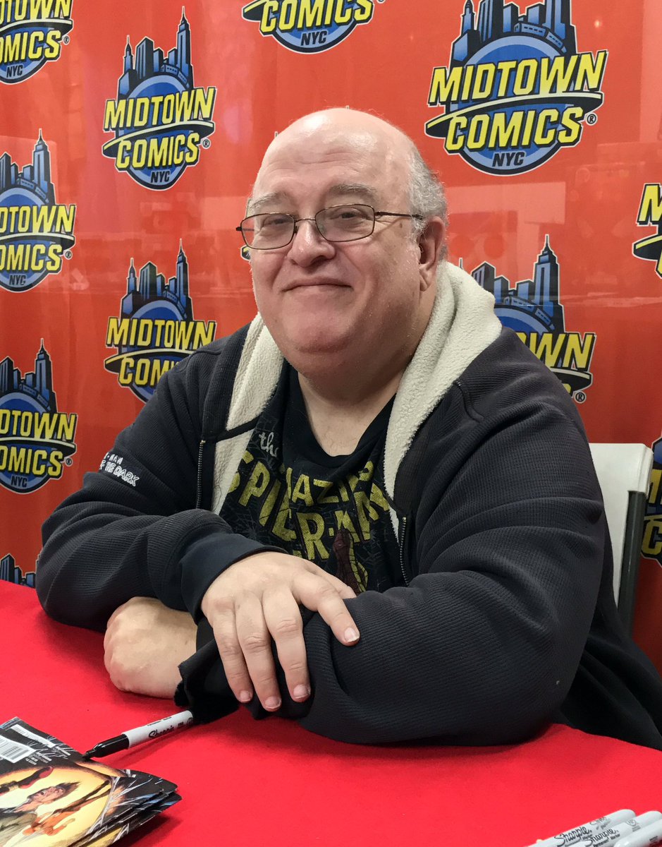 Por sus guiones. Por sus ideas. Por sus diálogos. Por sus historias. Por sus columnas de opinión. Por sus personajes. Por su sabiduría. Por su amor por Star Trek. PETER DAVID era GRANDIOSO.
DEP.