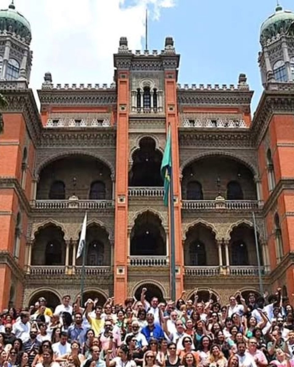 Nísia Trindade Lima (@nisia_trindade) on Twitter photo Celebramos hoje 125 anos da Fiocruz! A Fundação é marca de dedicação à ciência, à saúde pública e à soberania nacional. Na pandemia, mesmo em meio a tantas perdas e ao negacionismo, reafirmamos o lugar vital e estratégico da <a href="/fiocruz/">Fiocruz</a>  e do SUS na sociedade brasileira.🧡 (+) Celebramos hoje 125 anos da Fiocruz! A Fundação é marca de dedicação à ciência, à saúde pública e à soberania nacional. Na pandemia, mesmo em meio a tantas perdas e ao negacionismo, reafirmamos o lugar vital e estratégico da <a href="/fiocruz/">Fiocruz</a>  e do SUS na sociedade brasileira.🧡 (+)