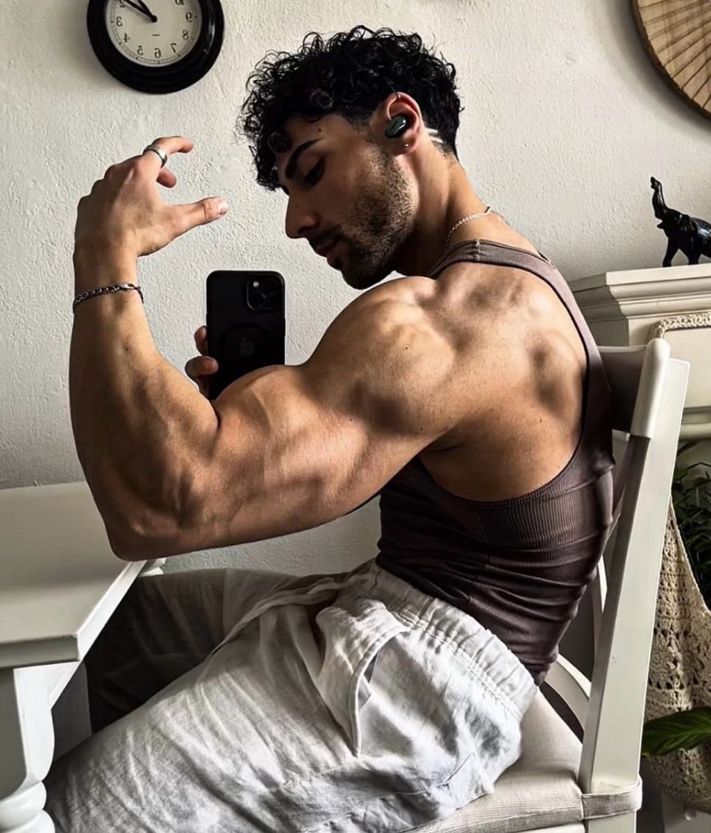 Nwma45's tweet photo. euer mächtiger Alpha ist jetzt online
Macht euch nützlich
Dient euren mächtigen boss ❗️
#cashmaster #findom #findomking #zahlfotzen #geldherr #zahlschweine #paypig #alpha #dominant #findomgod #cashgod #moneyslave #footslave #footdom #footsub #footmaster #smellyfeet #footfetisch https://t.co/Il8g1ybloR