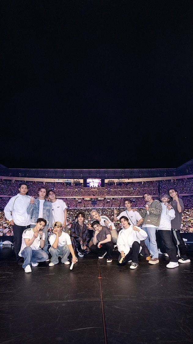 Feliz aniversario a las 13 razones por las cuales sobreviví aquel 2015, felices diez años de debut a mis queridos seventinos y feliz aniversario número diez para mí siendo carat 💎🩷🩵