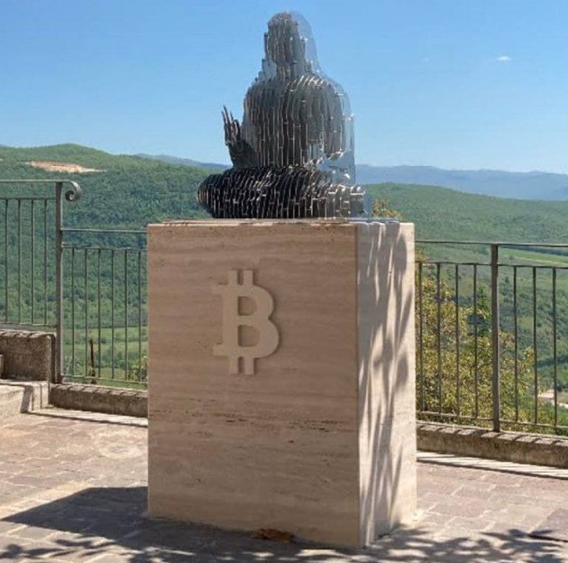 wilfreeth's tweet photo. 👤 One of the best statues of bitcoin creator, Satoshi Nakamoto.

Located in Italy and seems to capture the essence of Satoshi perfectly. https://t.co/6BmwTnR4DV