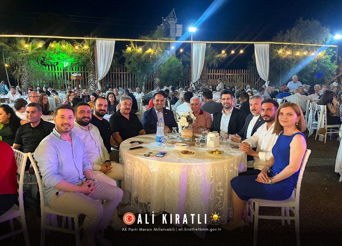 📍Mezitli

İl başkan yardımcımız Sn.Halit Pekduran, İlçe Başkanımız Sn.Hüseyin Kılıç ve İlçe yöneticilerimizle, İlçe teşkilat başkanımız Sn.Ahmet Uysal’ın kıymetli evladı Tunahan ve Uğuz ailesinin kıymetli evladı Zeynep’in düğün merasimlerine katılarak mutluluklarına şahitlik