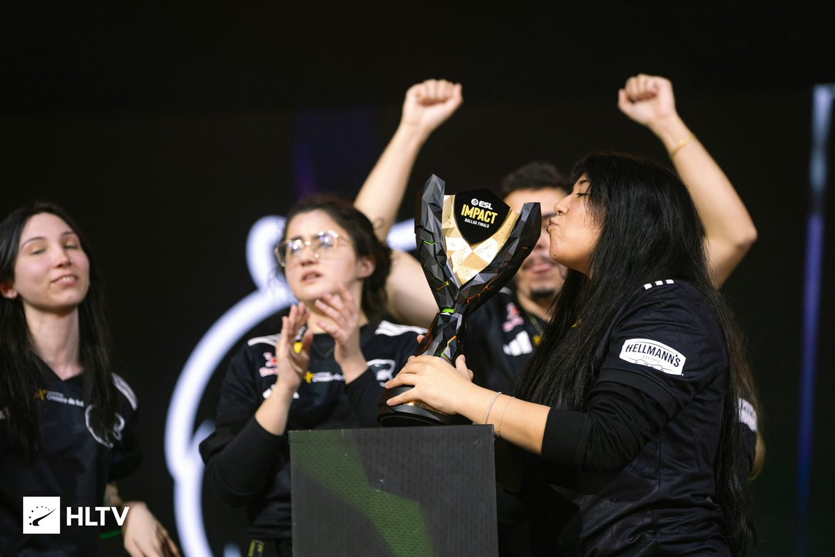 HLTVorg's tweet photo. New ESL Impact champions 🇧🇷🏆 @FURIA 

📸 @theMAKKU https://t.co/6Haq8ZlzTl