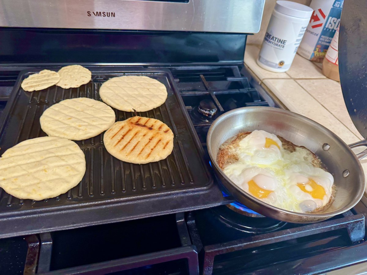 I think I Doña’d a little too hard this Sunday. My entire household has been asleep for over an hour after my bandeja paisa brunch. 😅