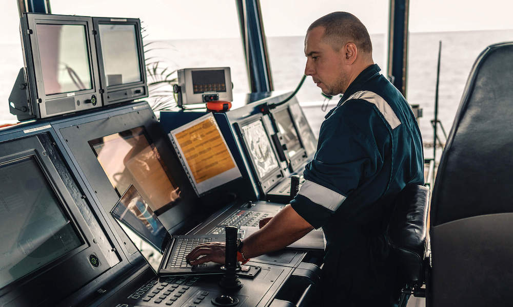 Cuidado con la brecha: digitalización marítima en la próxima década y más allá
revistamaritima.com/digitalizacion/