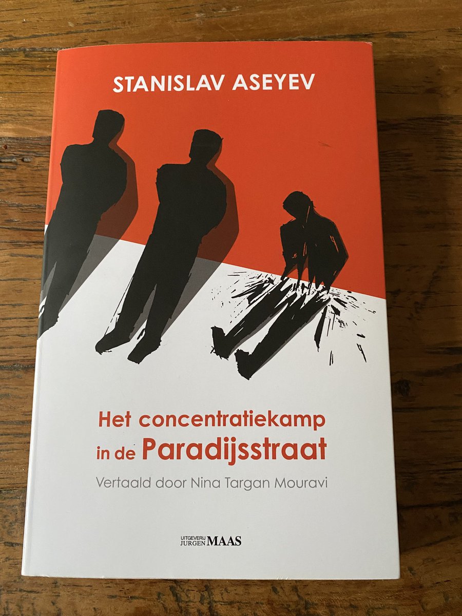 Wiggele Wouda (@wiggelewouda) on Twitter photo Indrukwekkend en beklemmend “verslag” van Oekraiense gevangene in Russisch concentratiekamp. Schrijver en journalist Stanislav Aseyev.
Raakt met name in twee laatste hoofdstukken niveau “Ik, de ander” van Imre Kertész. <a href="/uitgeverijMaaS/">Uitgeverij J. Maas</a> Indrukwekkend en beklemmend “verslag” van Oekraiense gevangene in Russisch concentratiekamp. Schrijver en journalist Stanislav Aseyev.
Raakt met name in twee laatste hoofdstukken niveau “Ik, de ander” van Imre Kertész. <a href="/uitgeverijMaaS/">Uitgeverij J. Maas</a>