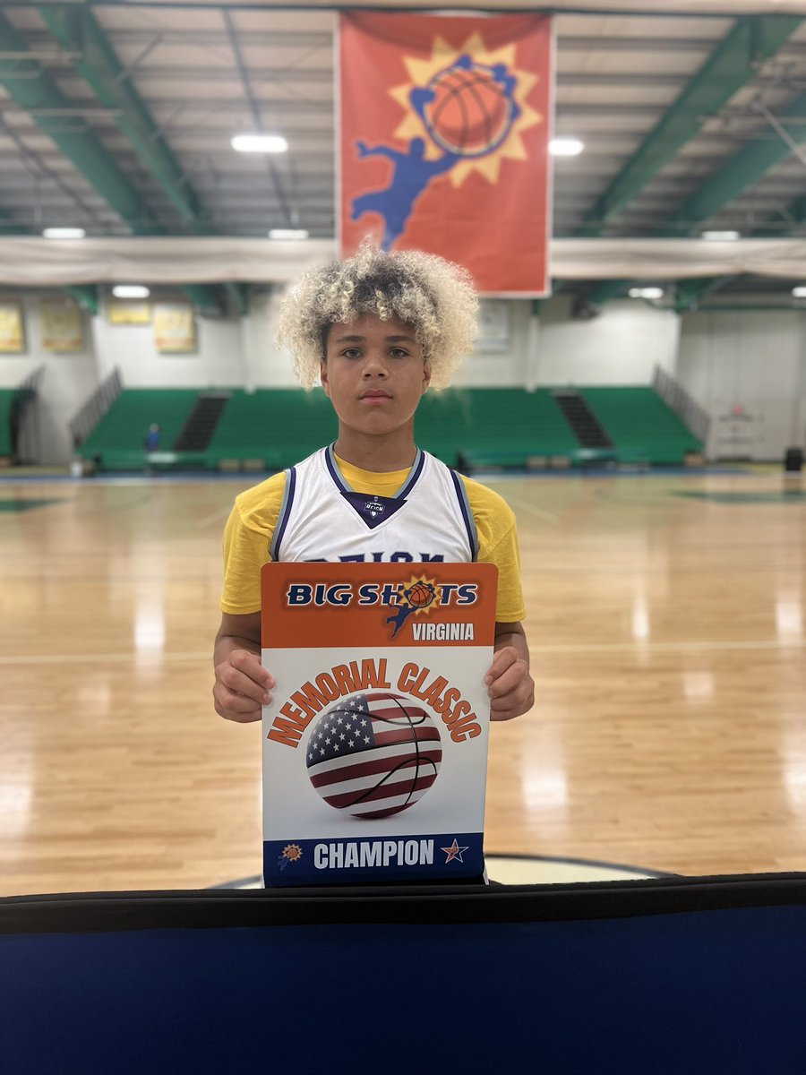 BigShotsGlobal's tweet photo. #BIGSHOTS #VAMEMORIAL
๐15U CHAMPIONSHIP๐
Champs: River City Reign 57
MVP: 1 Zay Jones finished with 18 pts in the title game
Runner Up: Core 757 54 https://t.co/eqo7Vq8u8M