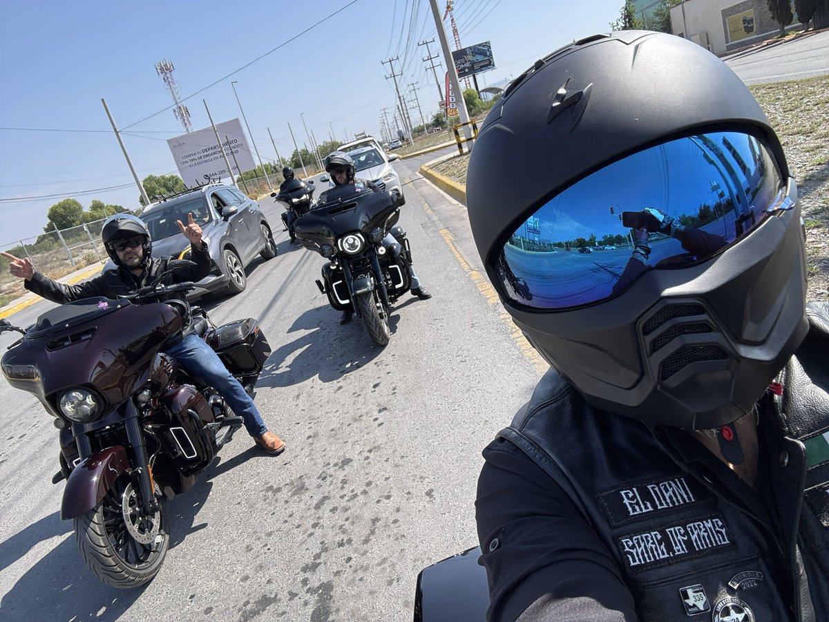DivisoresMC's tweet photo. #DivisoresMC #LiveToRide #HarleyDavidson #Saltillo https://t.co/NqaLi5bpzY