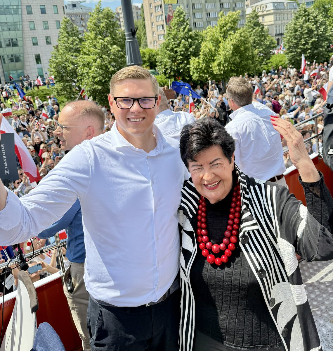 Moc jest z nami‼️
#WygraCałaPolska #Trzaskowski2025 🇵🇱✌️