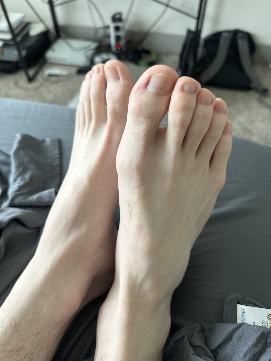 Get to play with my bf’s 👣 whenever I want 🤤