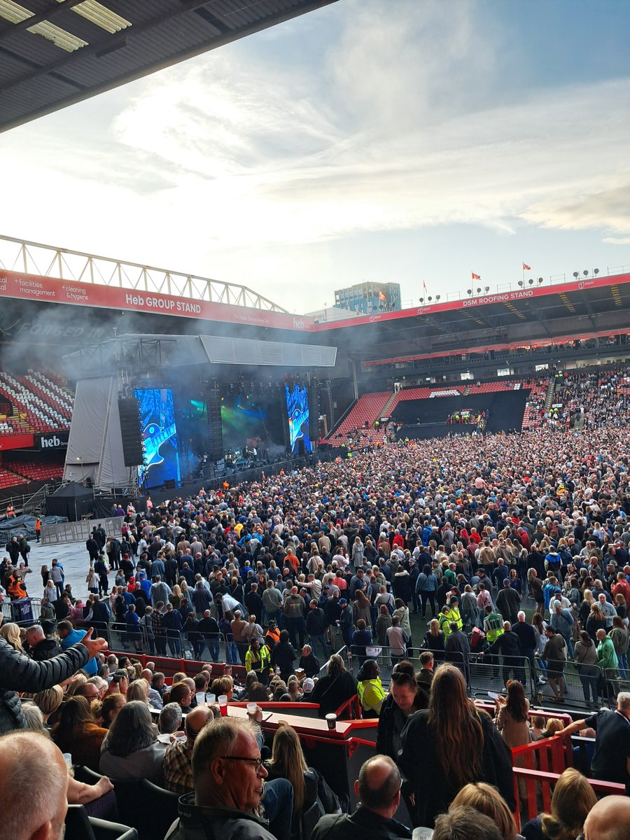 Shed seven  in Sheffield Bramall Lane tonight