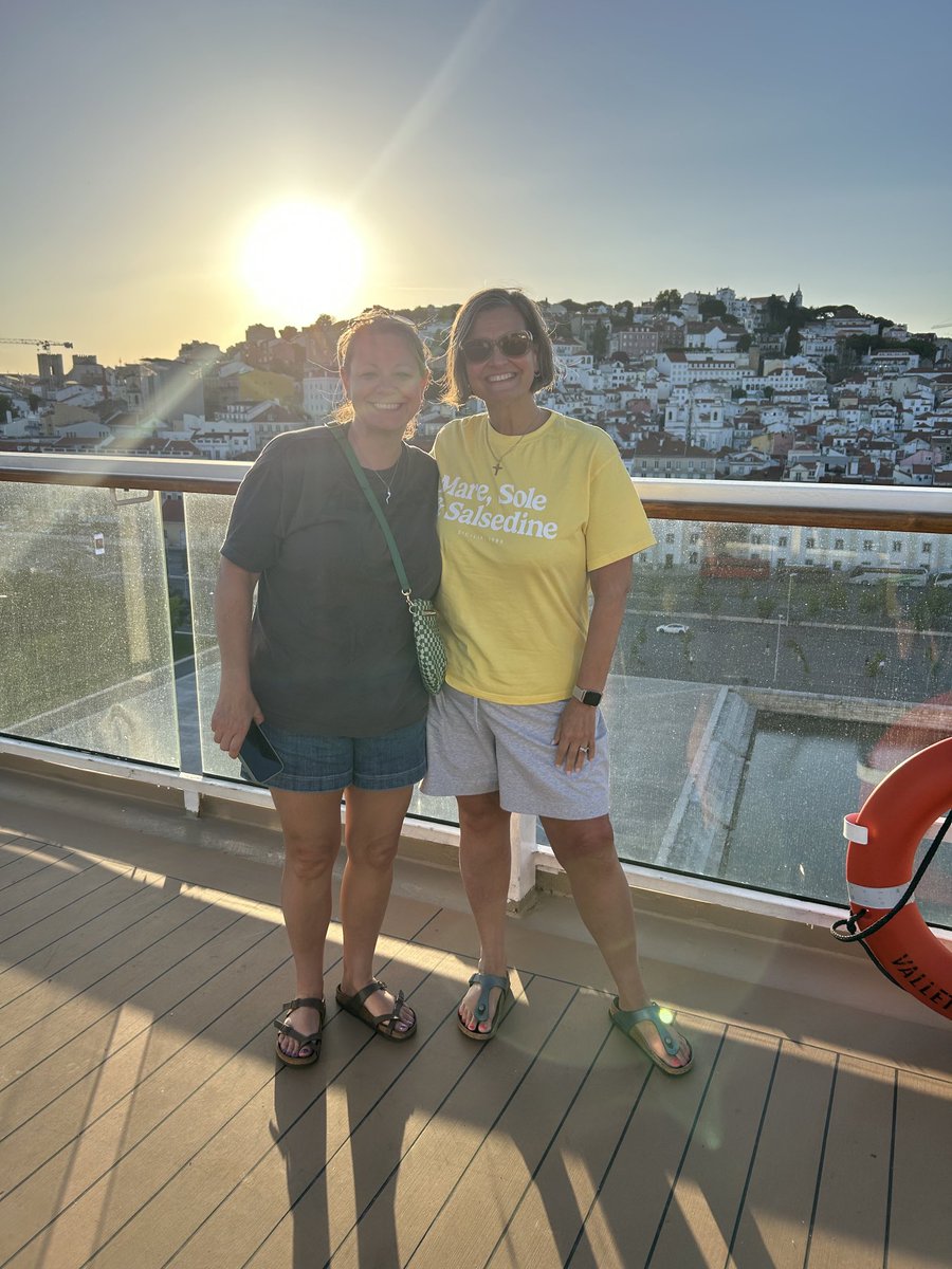 Birthday vibes with my beautiful sister in Lisbon.