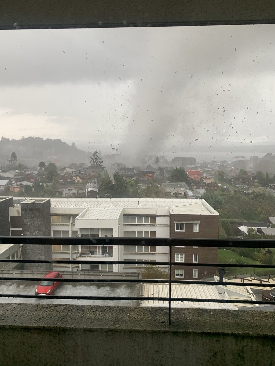 javierbilliard's tweet photo. Tornado en Pto varas https://t.co/lFuZo5ehZ1