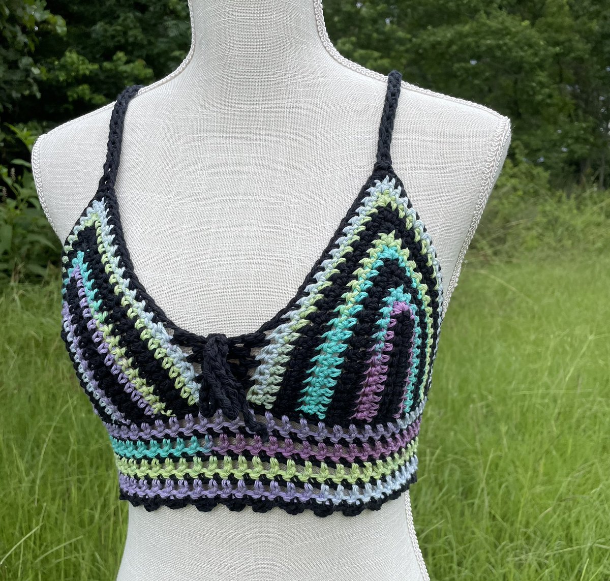 daisydaggerco's tweet photo. Interstellar top 👽🛸🖤 https://t.co/p3hpe3Lt3l
