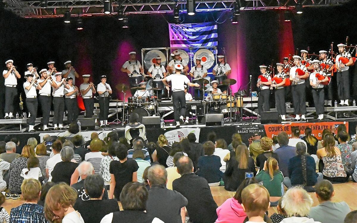 Pour cette deuxième journée de la Fête de la Bretagne à Morlaix, les animations n’ont pas manqué. Cerise sur le gâteau, la prestation du Bagad de Lann-Bihoué qui a attiré un millier de personnes.
➡️ go.letelegramme.fr/OJUs