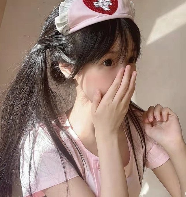 喬喬   155  B  40 19歲
#高雄不二價36000
高檔乖巧妹妹來啦 身材嬌小

大G聯絡方式  gleezy.net/g448mp
#喝優質本土外送茶找小蘭
#賴🆔  0964613 
小飛機聯絡方式：t.me/yd52013