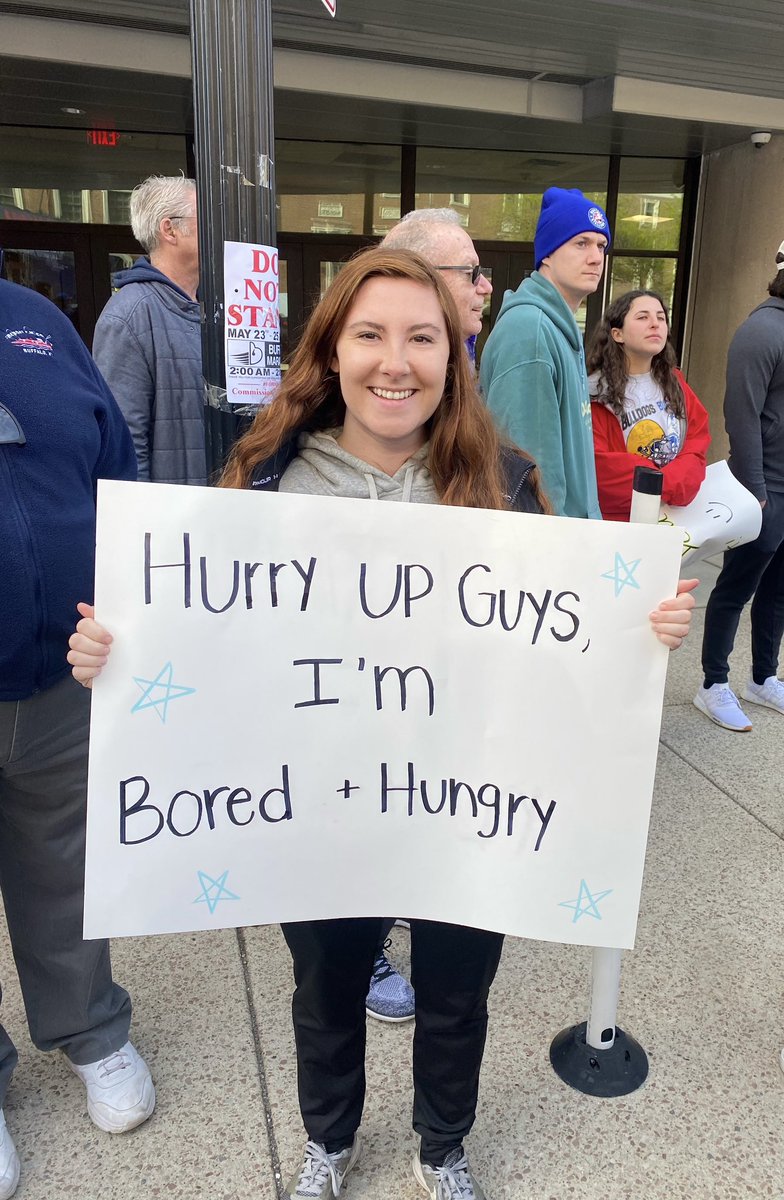 AnessaATC's tweet photo. Just out here trying to make some people laugh 🏃🏻‍♂️🏅 https://t.co/PqsauYYc3x