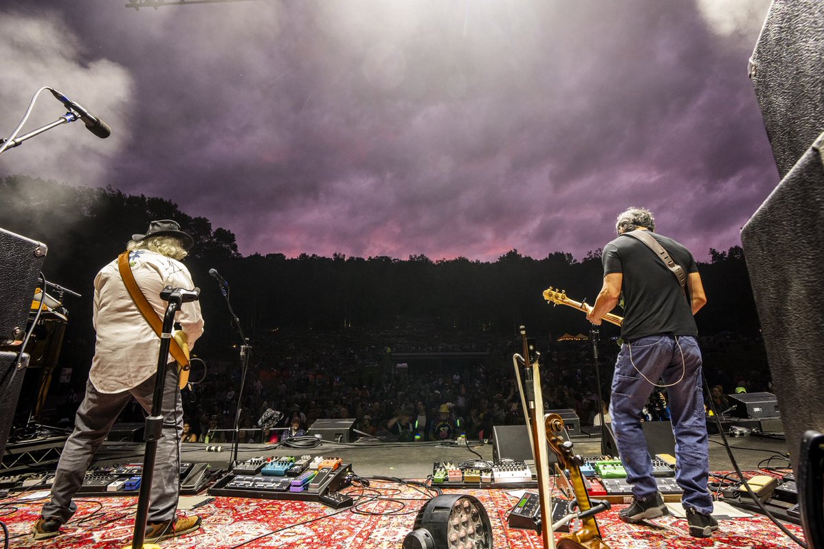 The String Cheese Incident (@sci_official) on Twitter photo 🕺 Getting after it at CaveJam with some help from The Infamous @Stringdusters and <a href="/KrisMyersDrums/">Kris Myers</a>! Two more sets tonight, one above ground and one in <a href="/thecaverns/">The Caverns</a>! Watch both starting at 8pm CT: nugs.net/SCI <a href="/nugsnet/">nugs.net</a>
📸: Tobin Voggesser 🕺 Getting after it at CaveJam with some help from The Infamous @Stringdusters and <a href="/KrisMyersDrums/">Kris Myers</a>! Two more sets tonight, one above ground and one in <a href="/thecaverns/">The Caverns</a>! Watch both starting at 8pm CT: nugs.net/SCI <a href="/nugsnet/">nugs.net</a>
📸: Tobin Voggesser