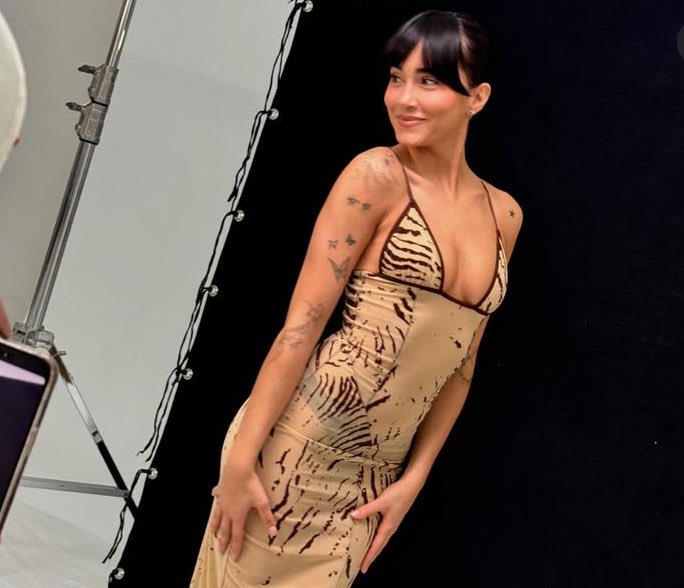 Que lindo es verla tan preciosa, llena de luz, tan feliz y resplandeciente. No la toquen déjenmela ahí 🥹