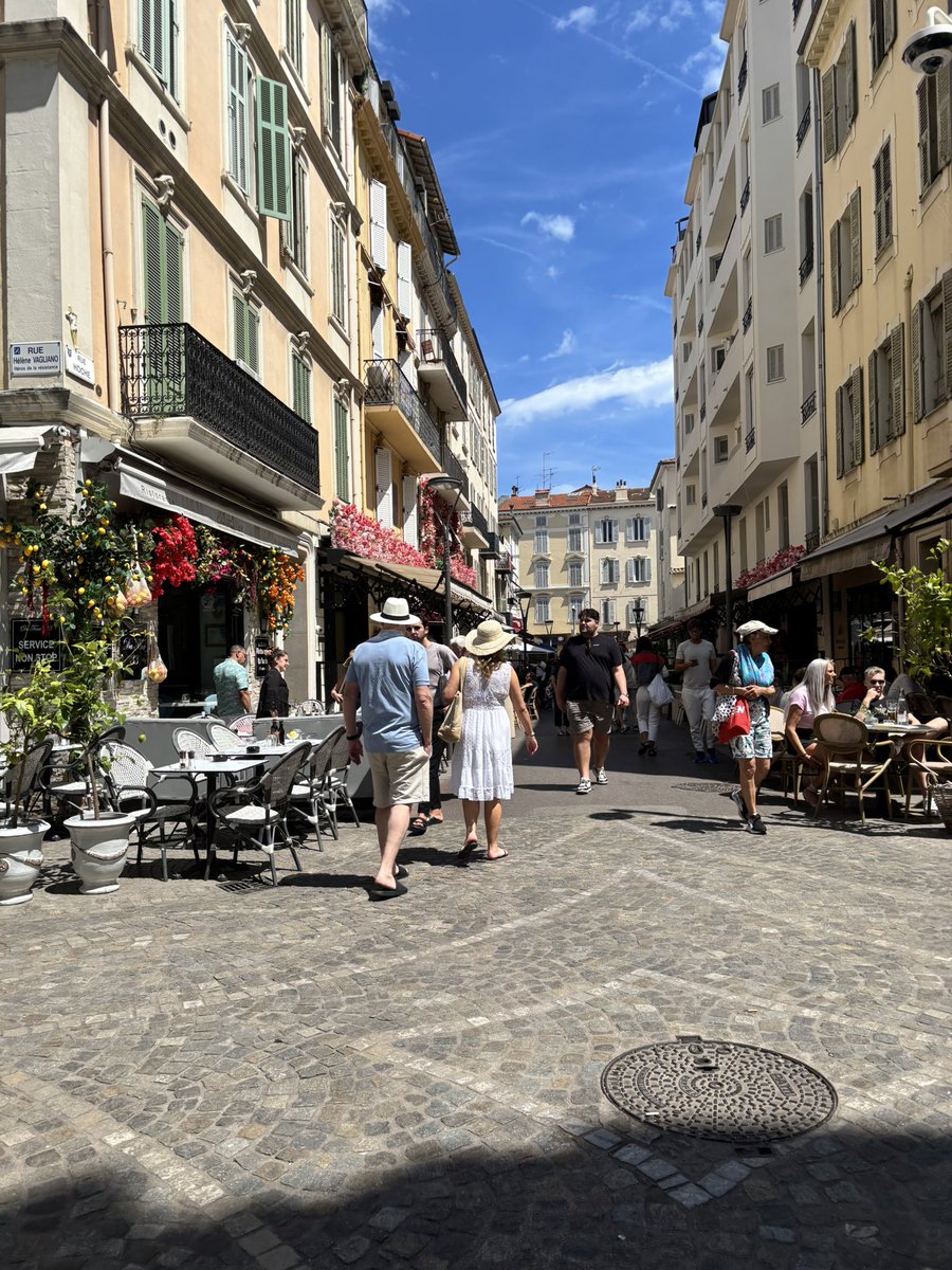 nixcoding's tweet image. pela primeira vez postando foto aqui pra dividir que cannes é muito incrível