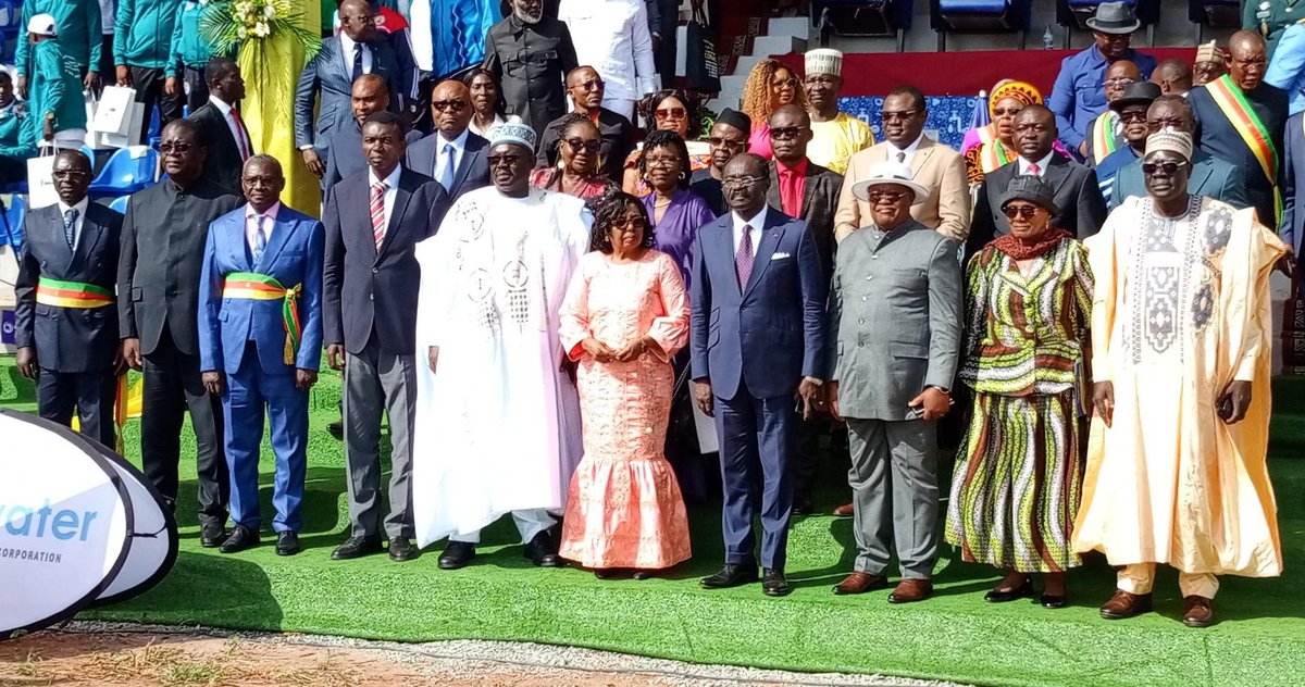 MFoutsou's tweet photo. I attended, alongside my fellow #MINESEC, #MINPROFF, #MINFOPRA and #MINSEP Ministers, the beautiful opening ceremony of the Fenasco League ‘A’ Games in Abong Mbang in the East Region this Sunday, 25 May 2025. I am looking forward to a lot of #REAMORCE during these games. https://t.co/GmkvPoFUpA