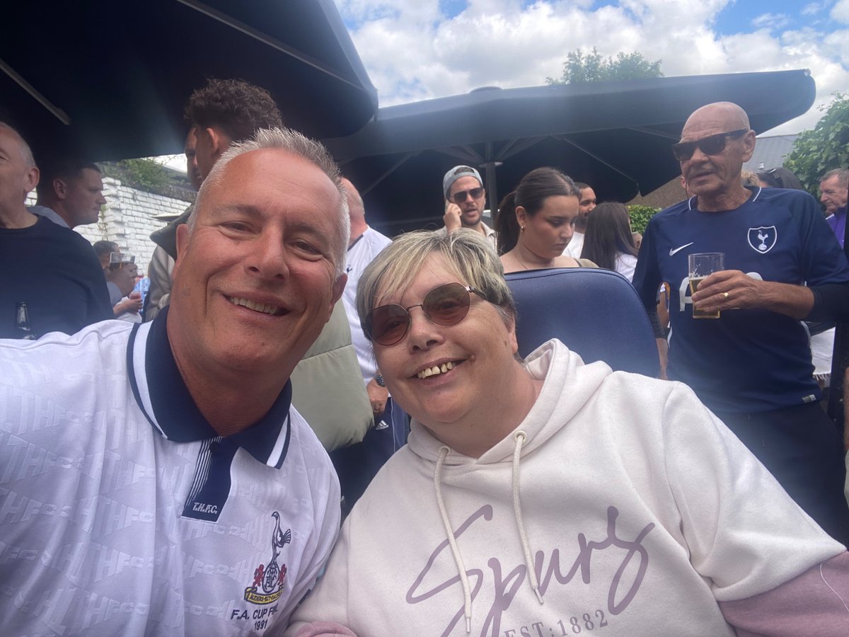 Paul Dudley (@paulduds) on Twitter photo An absolute pleasure meeting the lovely <a href="/Sally_Berger/">★ Sally ★ Berger ★</a> for the first time. Legend COYS An absolute pleasure meeting the lovely <a href="/Sally_Berger/">★ Sally ★ Berger ★</a> for the first time. Legend COYS