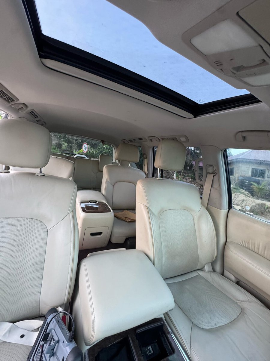 Nii_saki_'s tweet image. 2017 Infiniti QX80
5.6 litre V8 petrol engine
79,000miles
Automatic transmission
Keyless entry, Push start
360 camera, Bluetooth
Leather seats (7 seater)
Cool box (fridge)
Sunroof
All Wheel Drive system

🇬🇭 680,000ghc negotiable
📞 0546326934