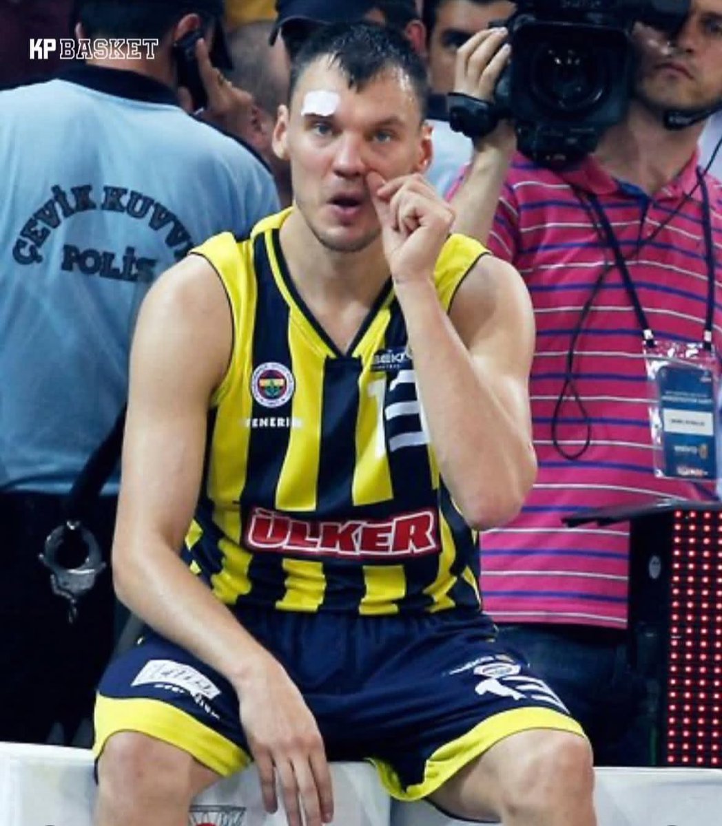 Heykelini dikmek lazım 
HOCAM benim HOCAM benim 🫡💛