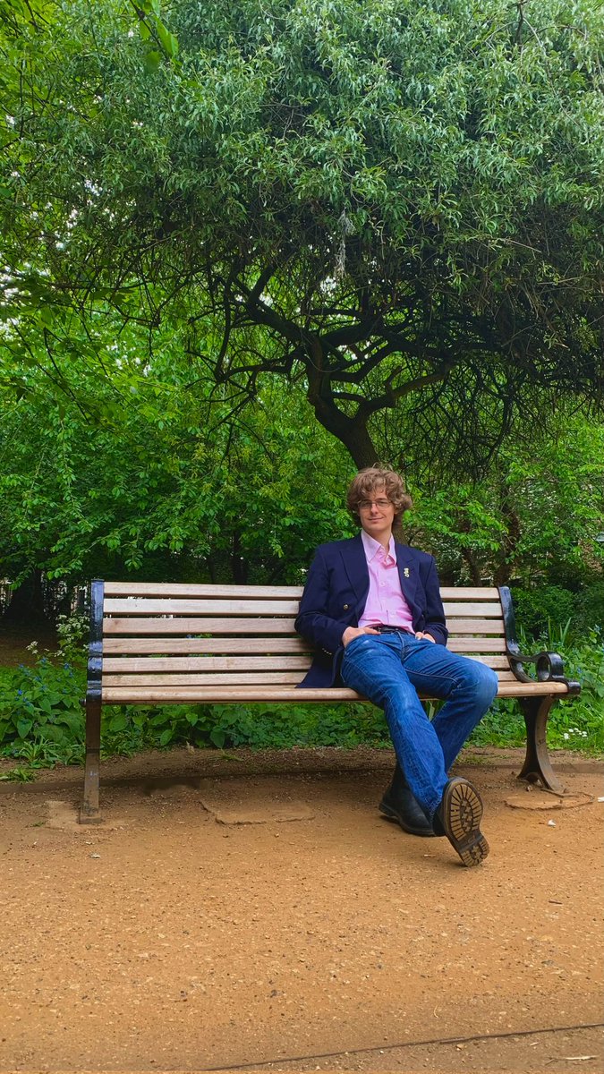 ZanyMOFO's tweet photo. Pretty in the park 🌲 #smartclothes #fashion

📸 @sogicereal https://t.co/nW3cRhmj8P