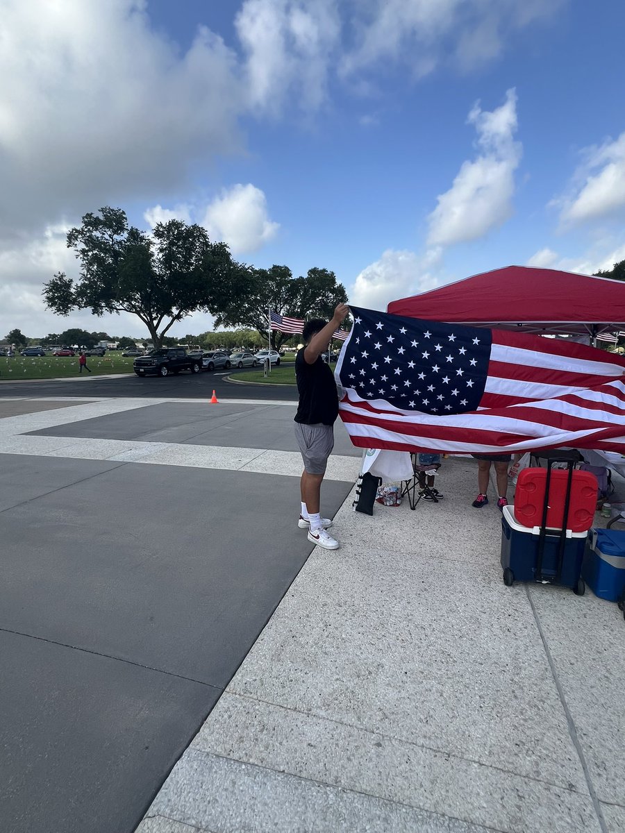 Laura Bermudez (@laurabrmdz3) on Twitter photo Proud of you <a href="/JonathanB2607/">Jonathan Bermudez</a> for volunteering at the national cemetery this Memorial Day. Your heart and dedication inspire me! Proud of you <a href="/JonathanB2607/">Jonathan Bermudez</a> for volunteering at the national cemetery this Memorial Day. Your heart and dedication inspire me!