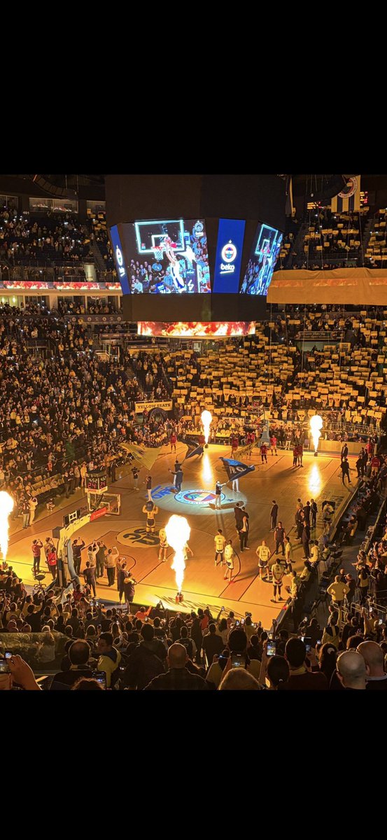 Ahmetugrylmz's tweet photo. AVRUPA’NIN EN BÜYÜĞÜ 🏀#FenerbahceBeko 
#finalfour2025 https://t.co/Vt2Ivb87nj