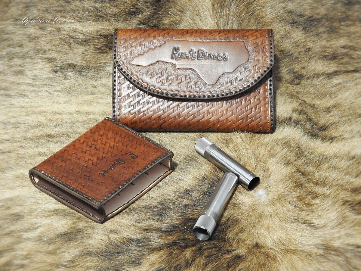 AppaloosaL's tweet image. Couple of custom choke tube cases. The larger case has enough room for multiple tubes and a tool

#trapshooting #skeetshooting #sportingclays
#clayshooting #12gaugeshotgun #12gauge
#12gaugecustoms #shotgun #shootingrange
#claypigeon #choketube #choketubecase