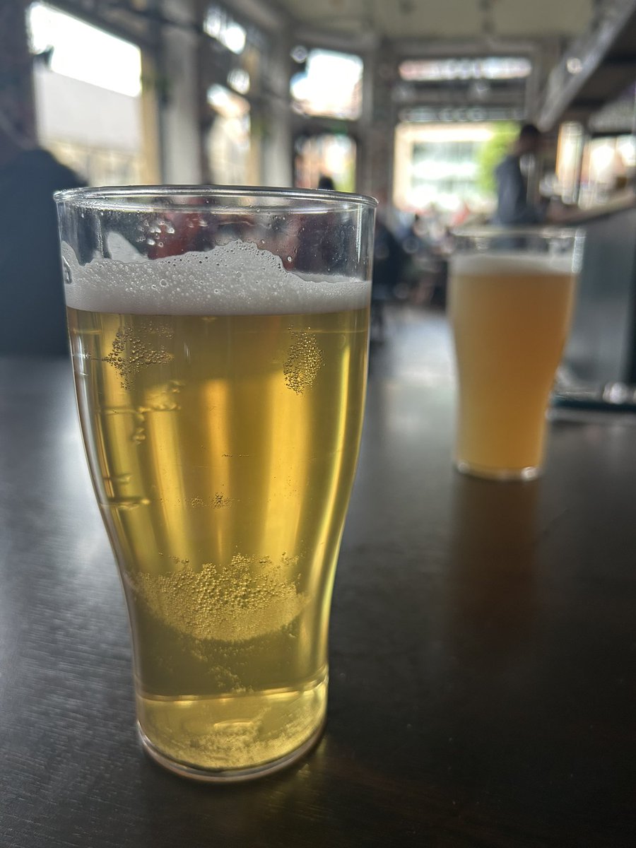 PubsSaving's tweet image. Excellent beer selection (including two Cloudwaters) at The Globe, Lisson Grove today!  Full of Charlton fans celebrating. #marylebone #pubs #caskales