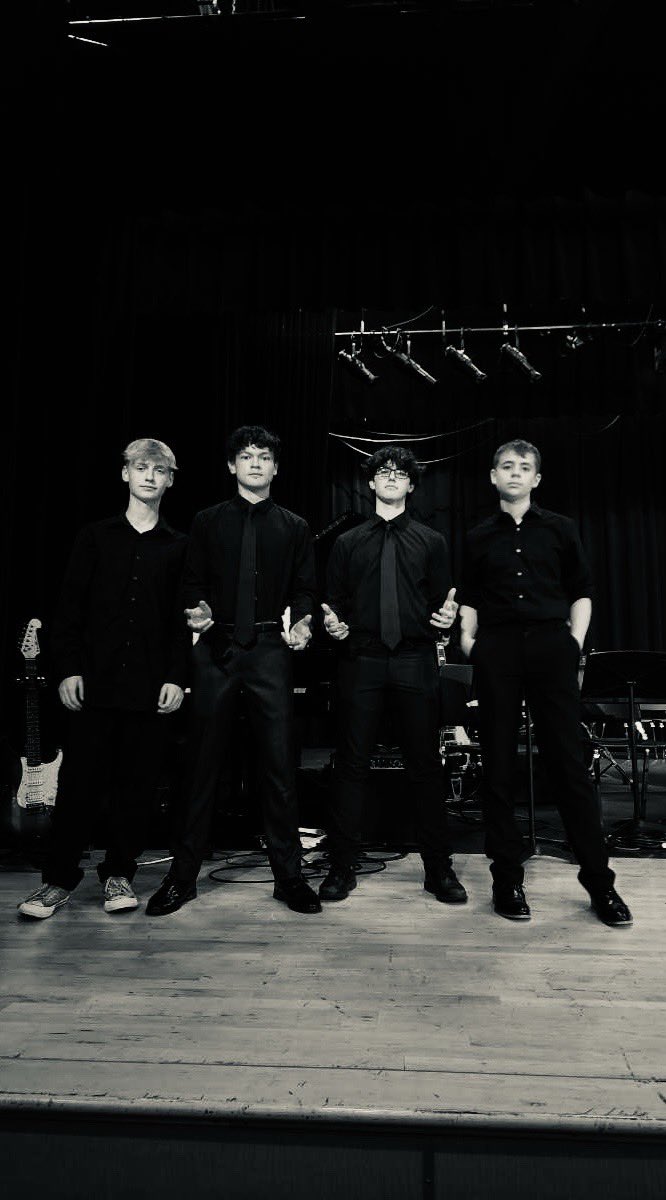 TheSuits_Band's tweet photo. Some pictures from our performance at Dallas High School
We had so much fun! https://t.co/aseP86KWDx