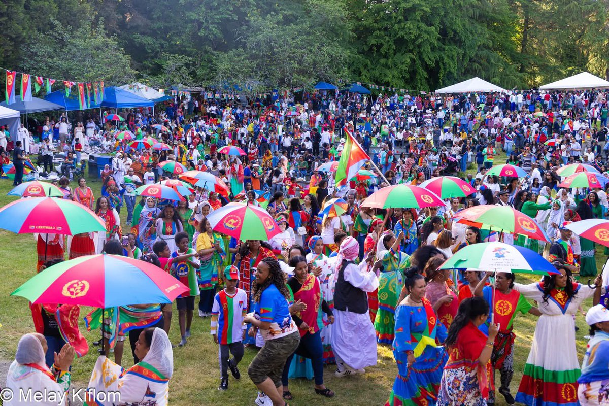 Sharronyemane's tweet photo. The Eritrean event in Seattle has always been huge. But what we witnessed yesterday at Seward Park was truly exceptional. Record-breaking turnout in Seattle, Washington, as for the first time, we recognized over 40 Eritrean graduates and over 27 Eritrean businesses supporting the 34th anniversary of Eritrean Independence Day in Seattle, Washington.Congratulations my beautiful people ♥️🇪🇷 @medhaneSebhatu 
#ERITREA 
#መስመርና_ድርዕና
#Our_Cohesion_Our_Armour
#خطنا_درعنا_المنيـع
#EritreaShinesAt34