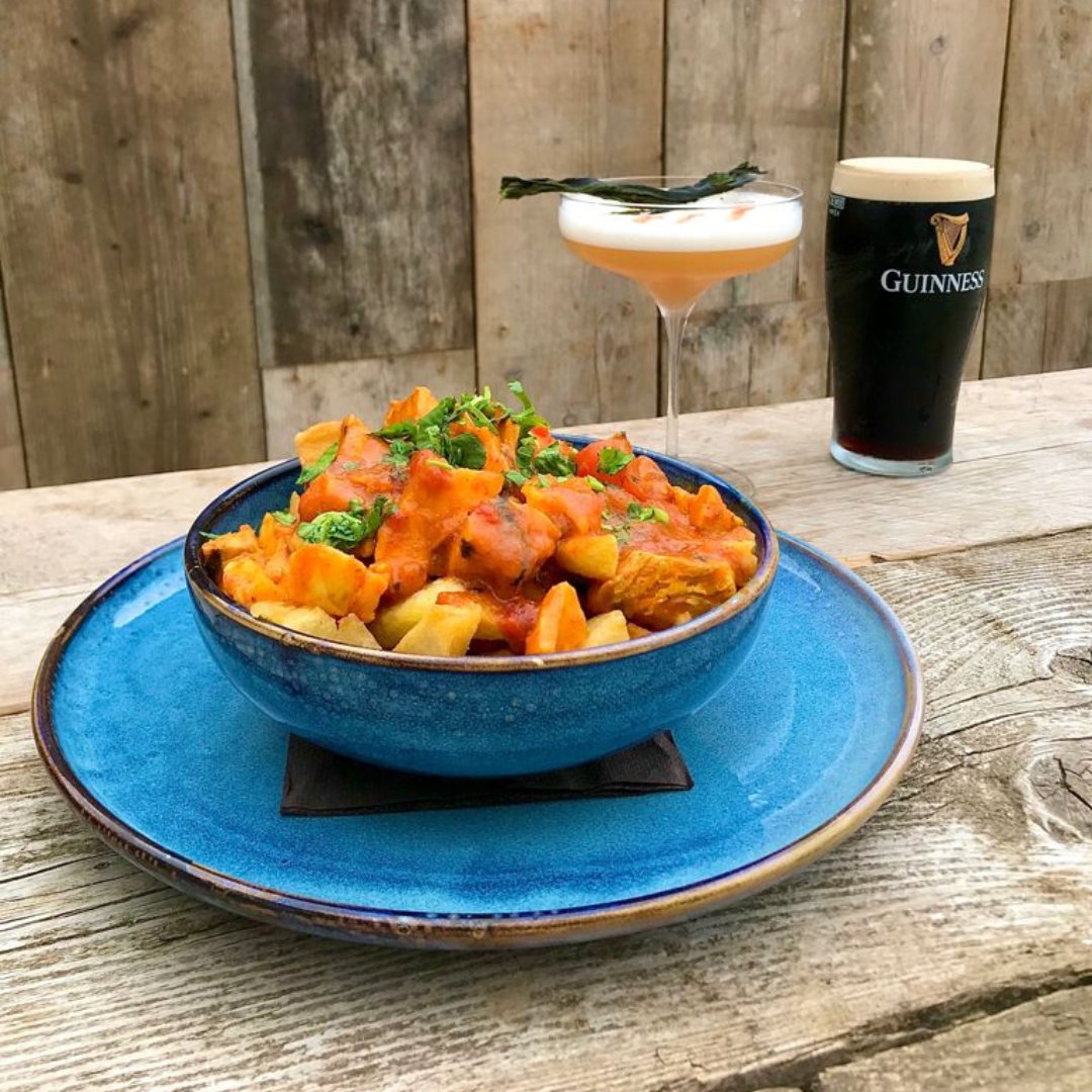 ClareTourism's tweet image. 💛💙 Stay in Comfort in County Clare! 🎻 This week, we're tuning into the charm of Fiddle + Bow Hotel, a unique and stylish stay right in the heart of Doolin, a hotbed of traditional music in County Clare. 

🔗 Learn more at:
VisitClare.ie/accommodation/…

#VisitClare #SundayStay