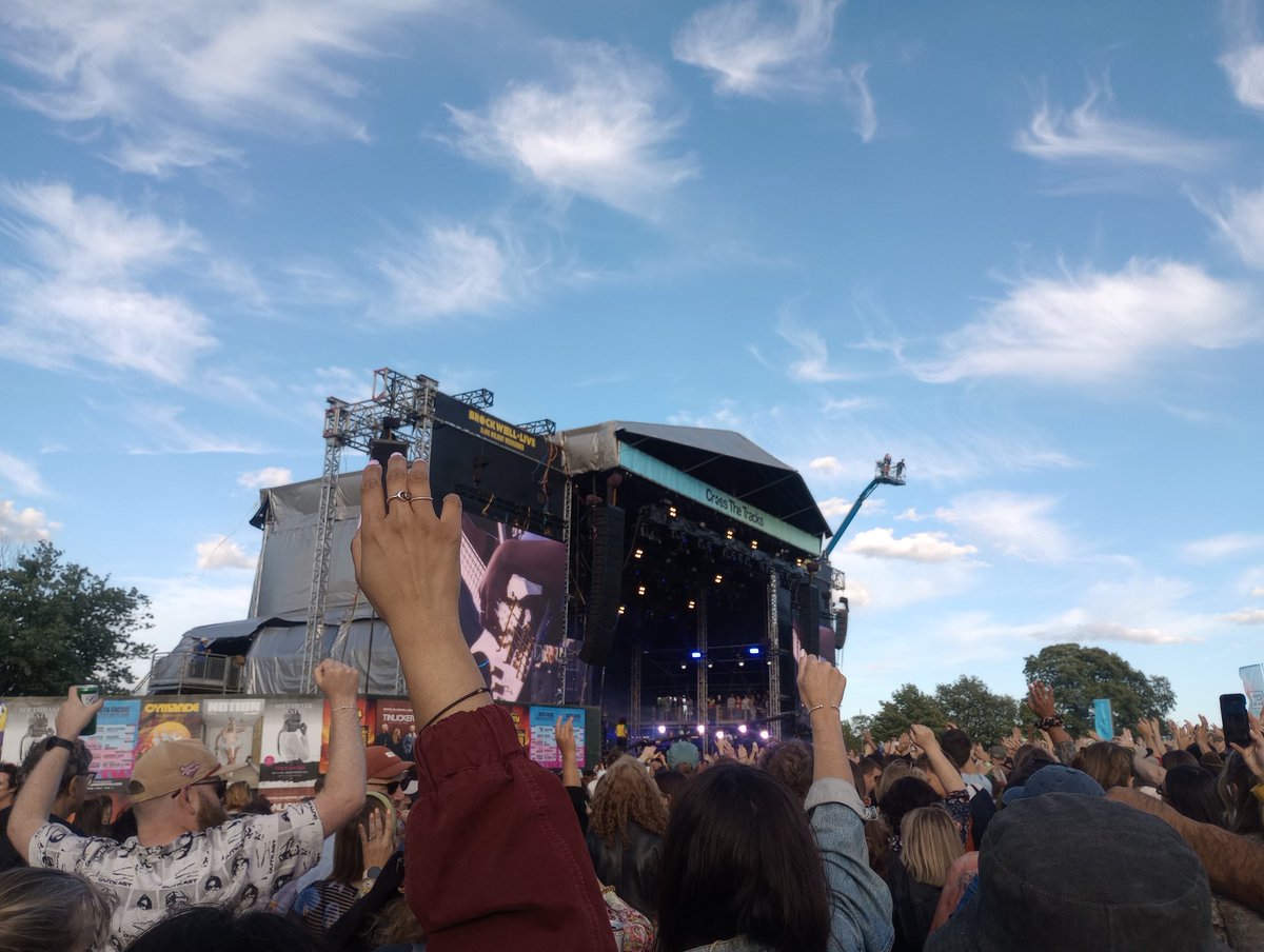 3HeadedLizard's tweet photo. 25 May: I stewarded at Cross the Tracks at Brockwell Park with Oxfam and saw Ezra Collective. Fun music in the sun! #NewThingEveryDayInMay https://t.co/FfMonGZh6A