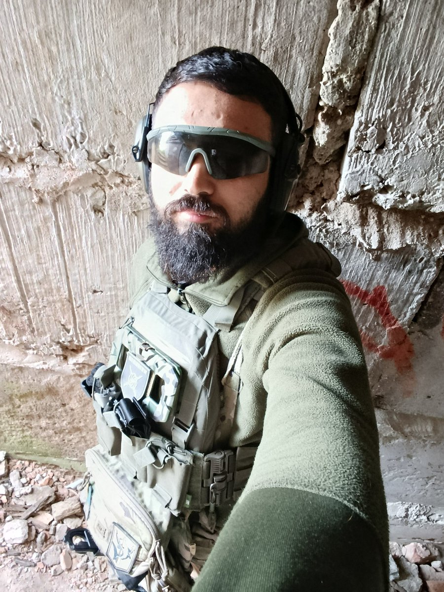 Короче, я дуже не люблю скидувати банки на підрозділі, але просять побратими)

Тому збираємо на всякий палаючи суміші(терміт, напалм..)

send.monobank.ua/jar/4M9tEqJgT1
