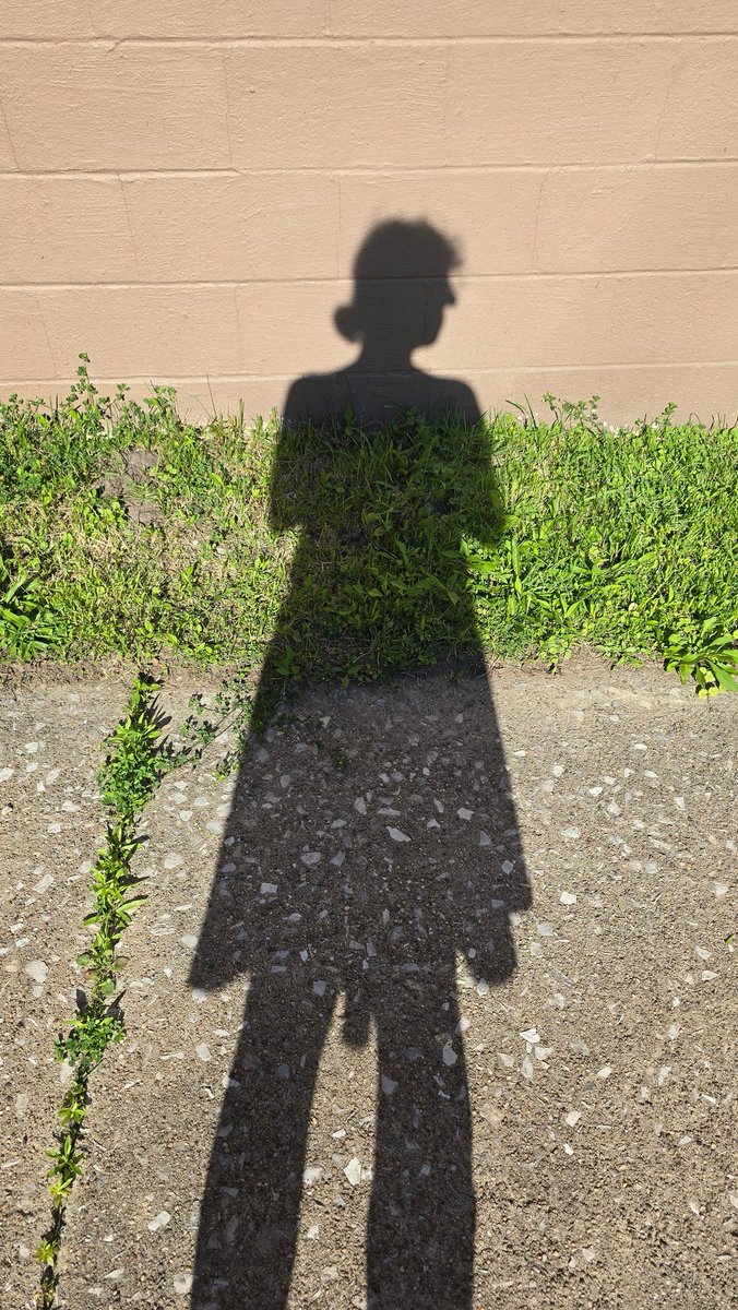 My shadow figure game is 🔥!

😍🥰