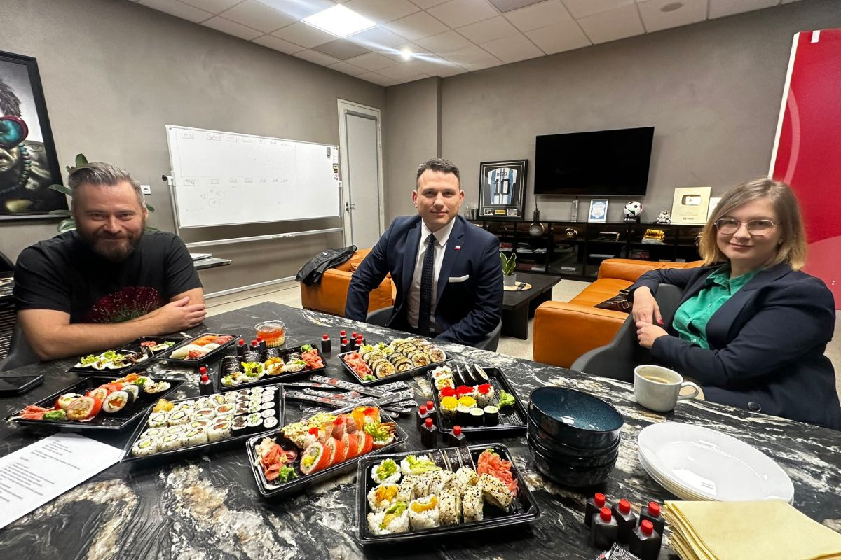 ArkadiuszSzczu2's tweet image. A co o tym piszą?