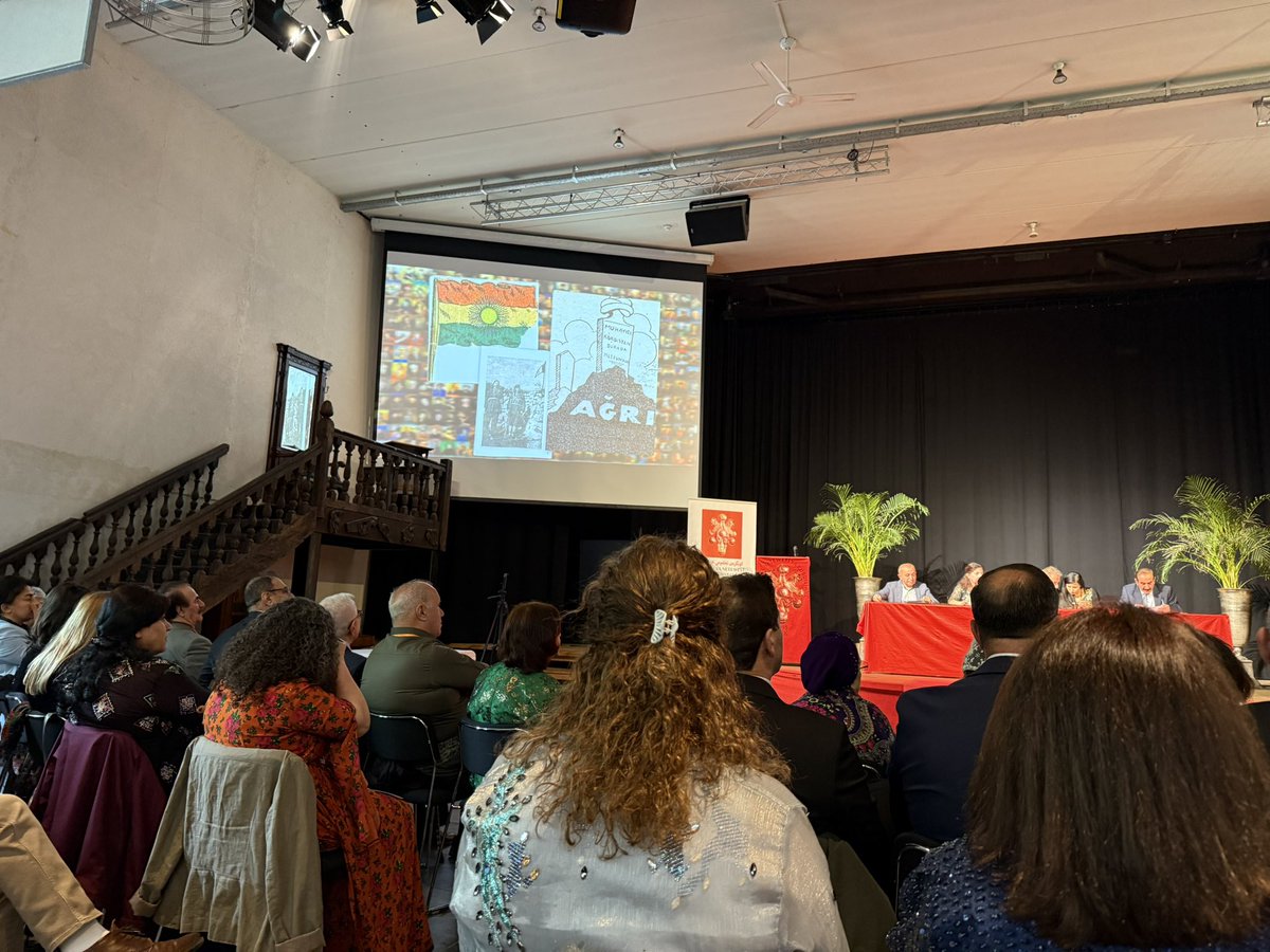 Les 23e assises du <a href="/kongrakurdistan/">KNK-Kurdistan National Congress</a> qui œuvre depuis 26 ans pour l’unité du peuple kurde, ont réuni pendant deux jours débats,partages et réflexions autour de cette unité, au-delà de toutes les fragmentations.
Ces journées se sont conclues par l’élection d’une nouvelle direction.