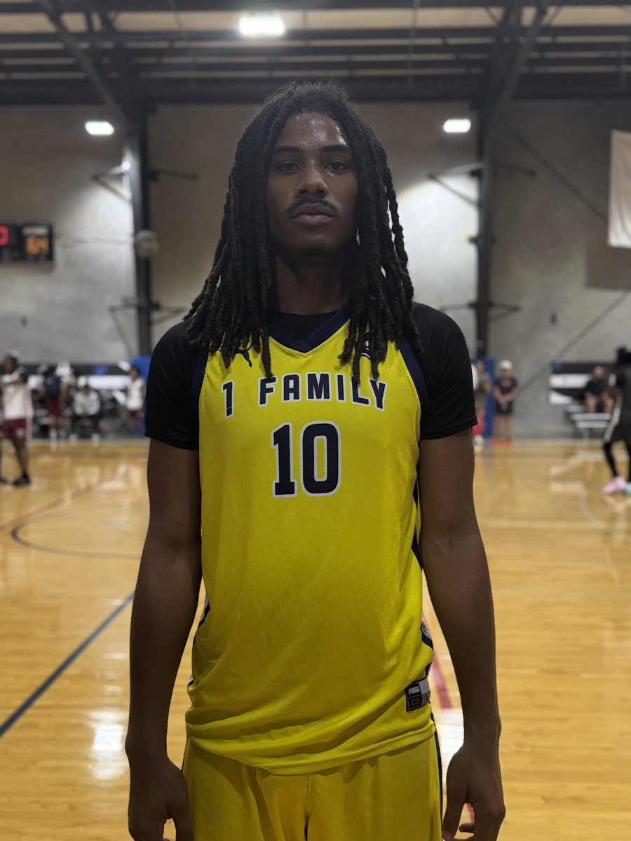 Ross Van De Griek (@rossvdg14) on Twitter photo 2027 6’6 CG Anthony Brown (<a href="/anthonycbrown11/">Anthony "AB" Brown</a>) (<a href="/1FamilyHoops/">1 Family - Pro16</a>)
His aggressiveness and two-way play were major factors in his team’s win over Team TWU
On the defensive end, he made key stops to help swing the momentum. His aggressiveness and two-way play were major factors 2027 6’6 CG Anthony Brown (<a href="/anthonycbrown11/">Anthony "AB" Brown</a>) (<a href="/1FamilyHoops/">1 Family - Pro16</a>)
His aggressiveness and two-way play were major factors in his team’s win over Team TWU
On the defensive end, he made key stops to help swing the momentum. His aggressiveness and two-way play were major factors