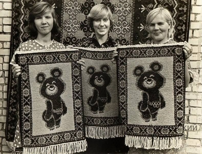 sovietvisuals's tweet photo. Souvenirs of the 1980 Moscow Olympics. https://t.co/8Z1I8B7euX
