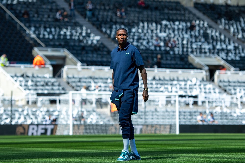 Ashley Young tweet media