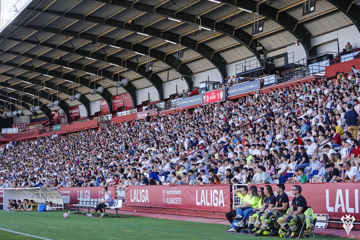 Vuestra respuesta nos ha dejado sin palabras 🤍

Gracias a los miles de albacetistas que nos habéis dado aliento 🦇

#AtléticoAlbacete