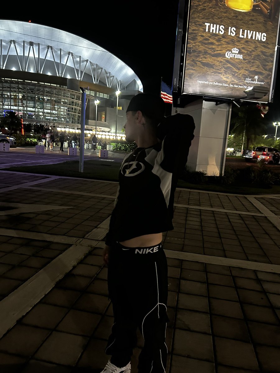 _raphhhy_'s tweet photo. 🐊🖤 https://t.co/VZDp2x77DU