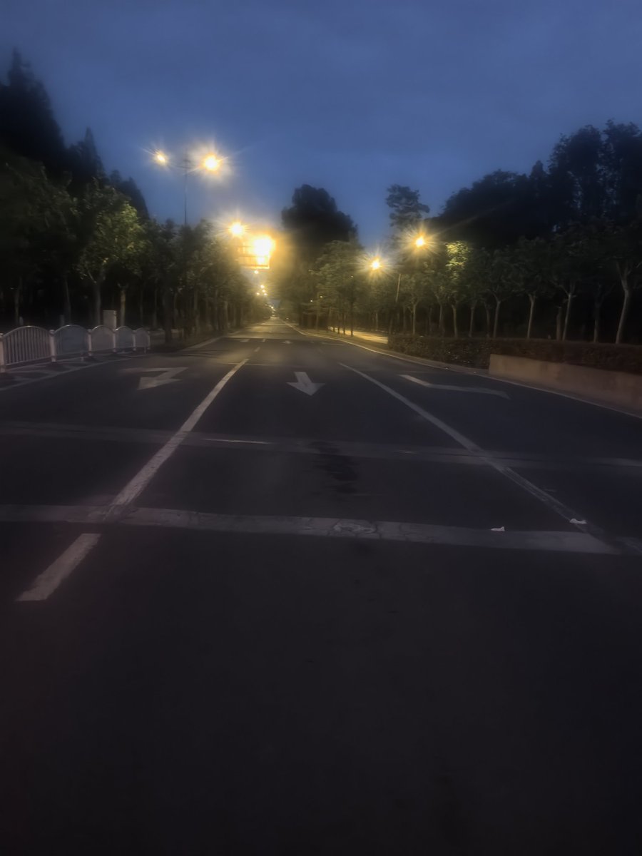 HHF156849's tweet photo. 下班咯下班咯 https://t.co/sHu2C6VdCT