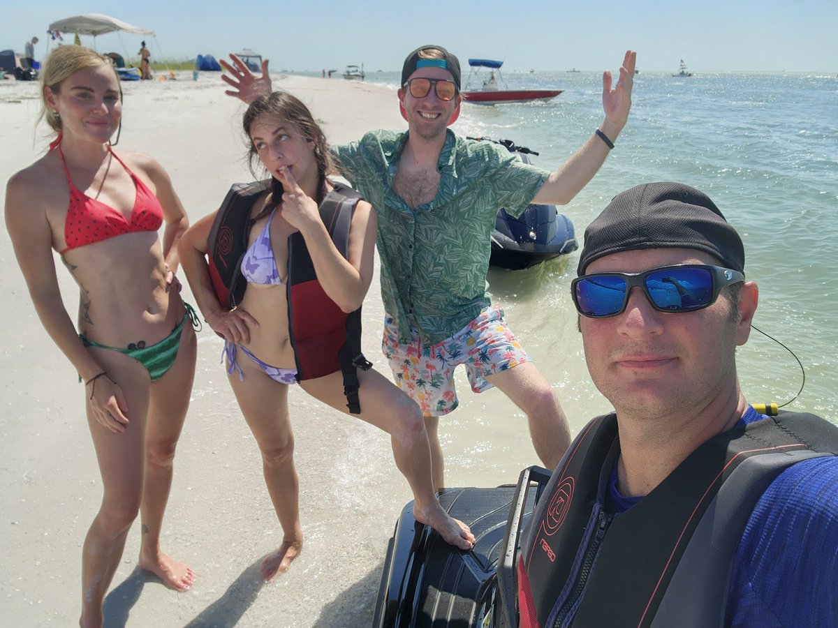 Another Island day on the Skii's. With <a href="/kodyevans21/">Kody Evans</a> and <a href="/Indicafetish/">Indica Jane Fetish😉 LA Jan 16th-19th/Vegas-AVN</a>