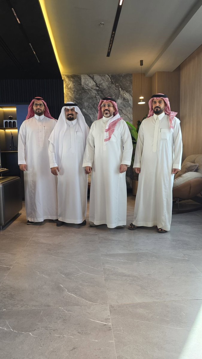 Ibrahim79a's tweet photo. مجموعة صالح للسيارات تعيّن شركة إبراهيم المزارقة للمحاماة والاستشارات القانونية ممثلًا قانونيًا لها على مستوى المملكة
الرياض – في خطوة تعكس التزامها بتعزيز منظومة الحوكمة وتطوير خدماتها القانونية، أعلنت مجموعة صالح للسيارات عن تعيين شركة إبراهيم المزارقة للمحاماة والاستشارات القانونية كممثل قانوني معتمد للمجموعة في جميع أنحاء المملكة العربية السعودية.
وتأتي هذه الشراكة في إطار سعي المجموعة إلى ضمان أعلى مستويات الامتثال القانوني، وحماية مصالحها، وتقديم خدمات عالية الجودة لعملائها، مدعومة بخبرة قانونية احترافية.
من جهته، أعرب الأستاذ إبراهيم المزارقة عن اعتزازه بثقة مجموعة صالح للسيارات، مؤكدًا حرص الشركة على تقديم الدعم القانوني المتكامل، والمساهمة في تحقيق أهداف المجموعة وتطلعاتها المستقبلية.
ويُذكر أن مجموعة صالح للسيارات تُعد من أبرز الكيانات الرائدة في قطاع السيارات بالمملكة، فيما تتمتع شركة إبراهيم المزارقة بسجل متميز في تقديم الخدمات القانونية للشركات والمؤسسات الكبرى.
#شركة_ابراهيم_المزارقة_للمحاماة_والاستشارات_القانونية
@salehcars 
@wh_966
