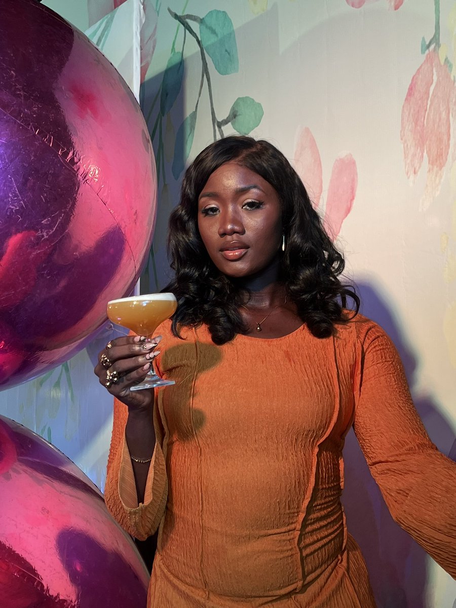 Chocfountain3's tweet photo. 🥂 https://t.co/EG2DO3J3xT